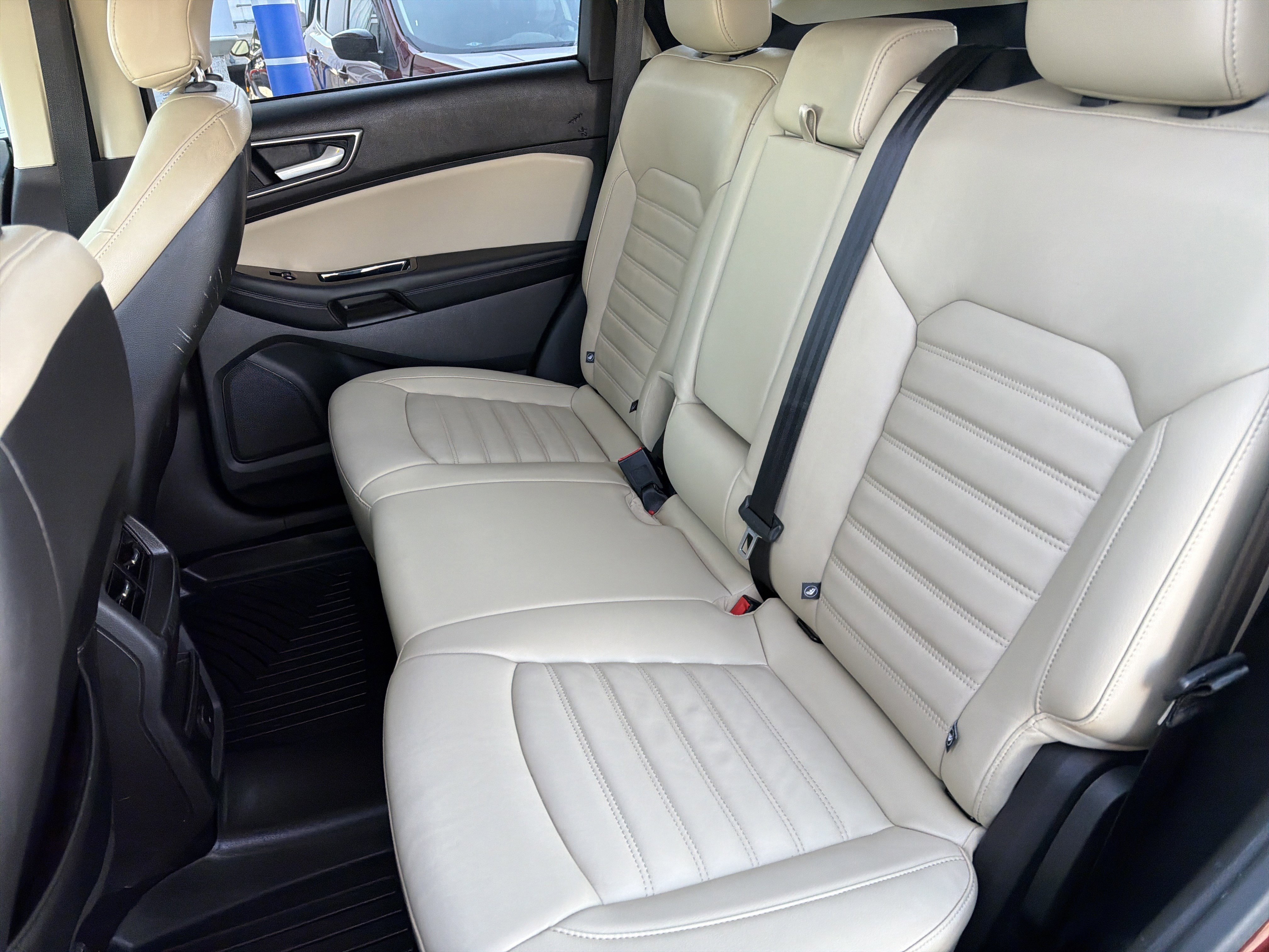 Used 2015 Ford Edge SEL w/ Equipment Group 201A image 26