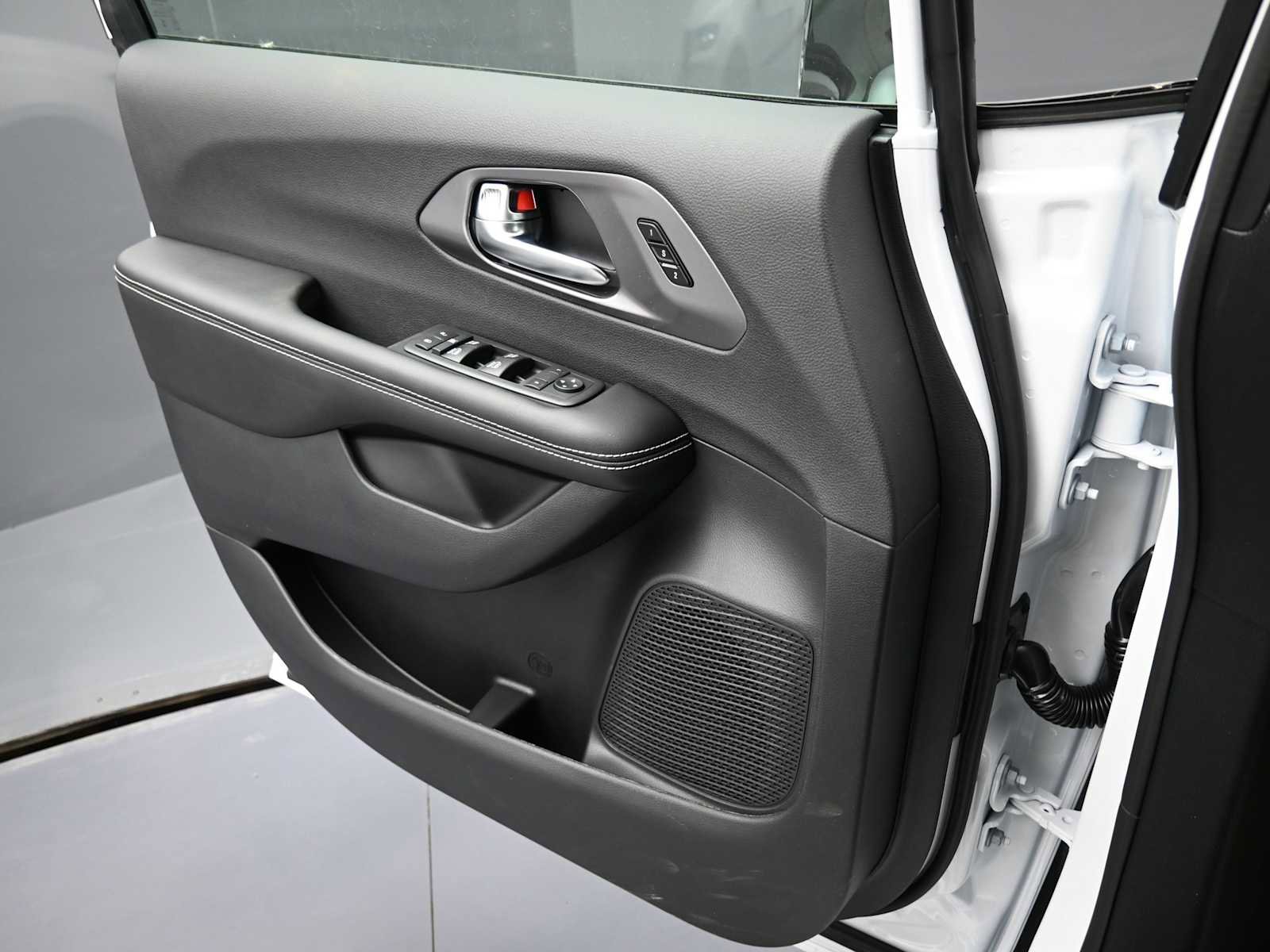 New 2026 Chrysler Pacifica Select w/ S Appearance Package image 10