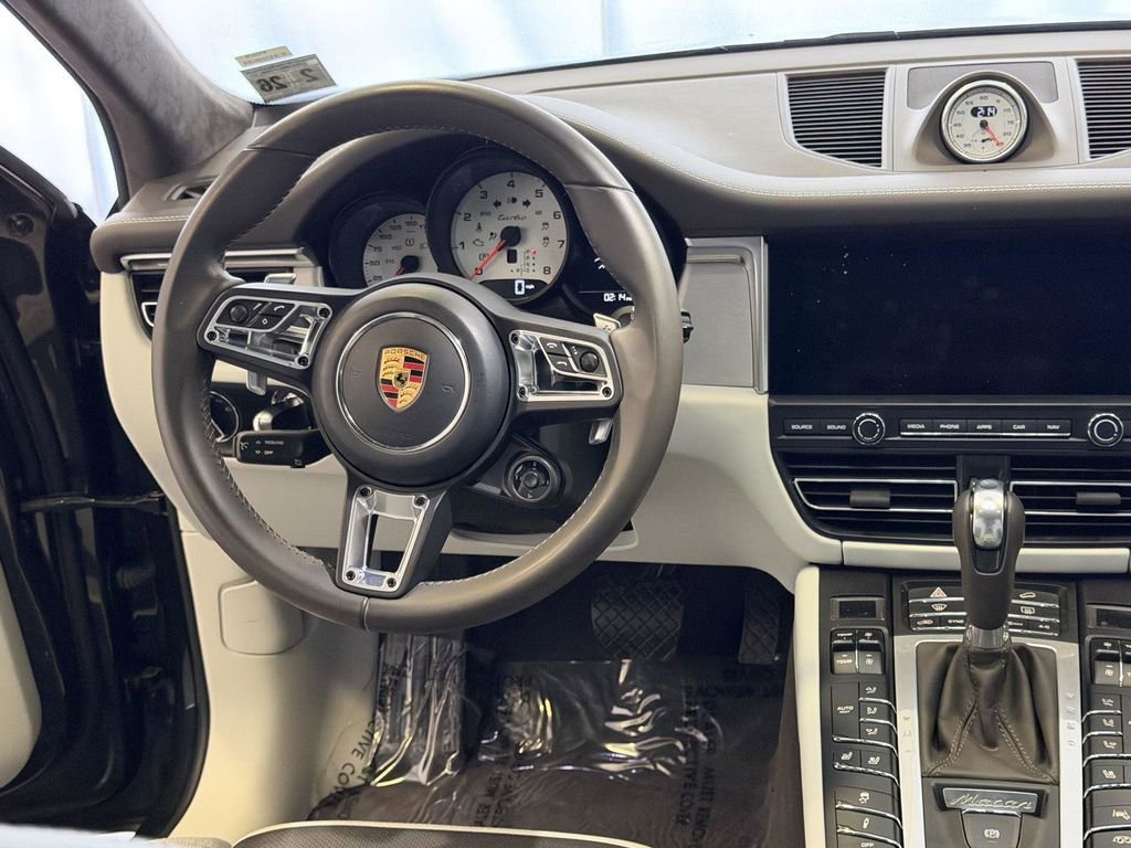Certified 2021 Porsche Macan Turbo image 20