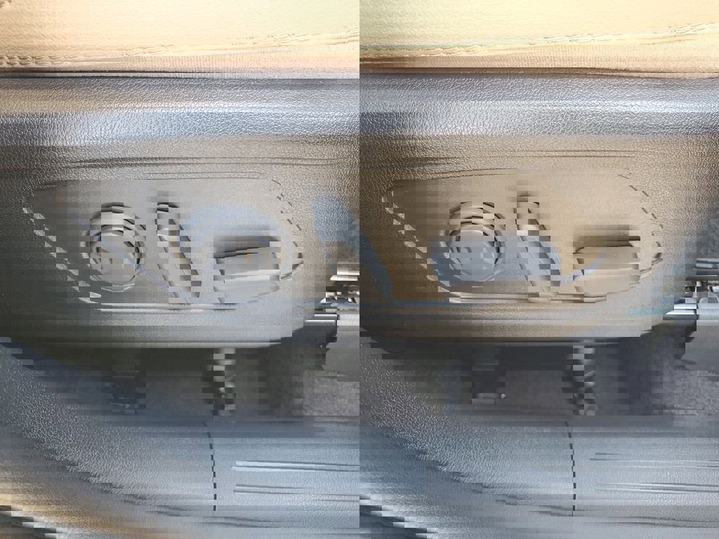 New 2026 Kia Sorento SX Prestige w/ Olive Brown Leather Package image 9