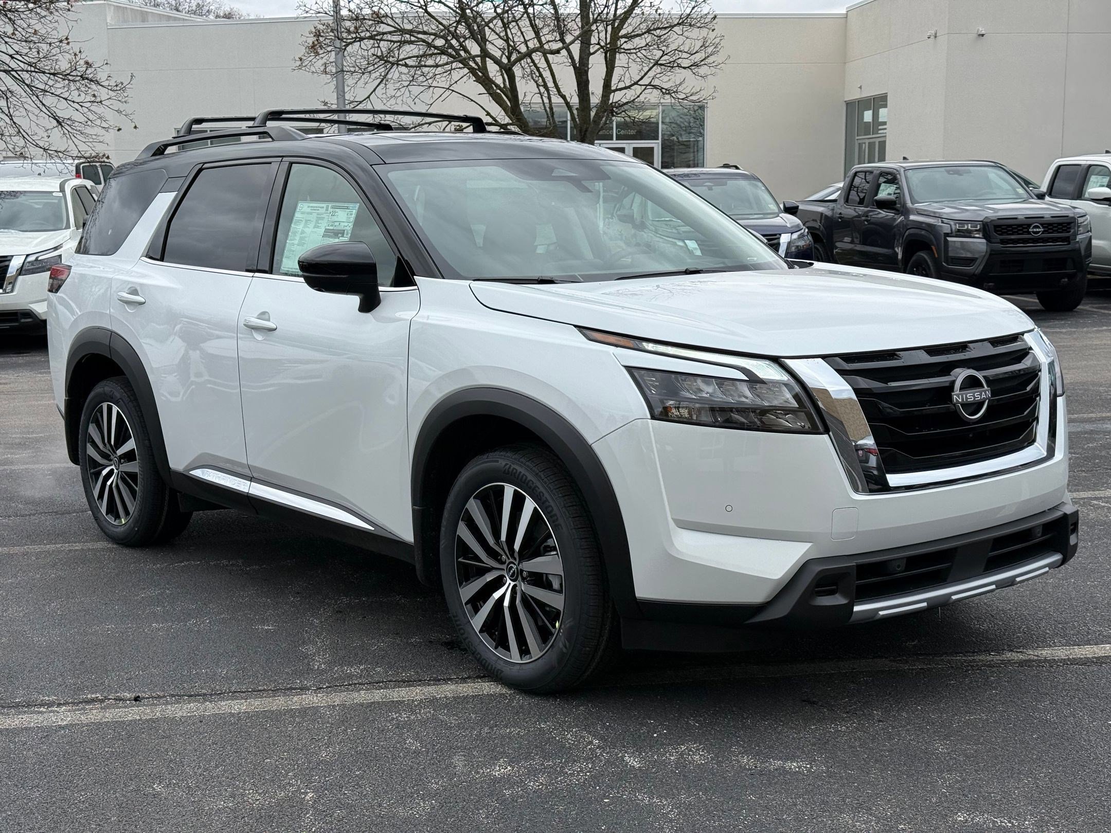 New 2025 Nissan Pathfinder Platinum image 6
