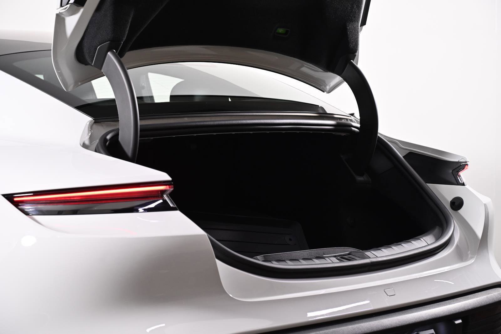 Used 2021 Porsche Taycan RWD image 38