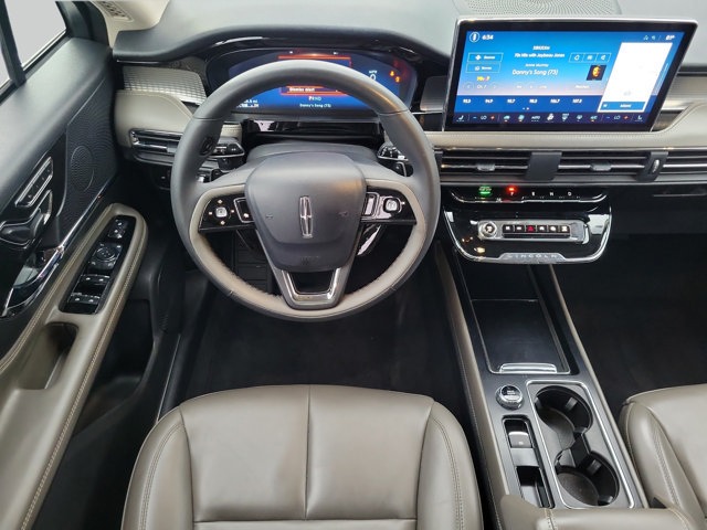 Used 2023 Lincoln Corsair FWD image 13
