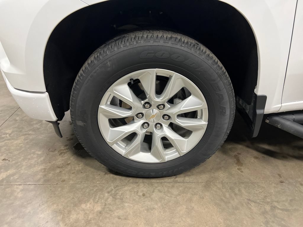 Certified 2023 Chevrolet Silverado 1500 Custom AWD/4WD image 10