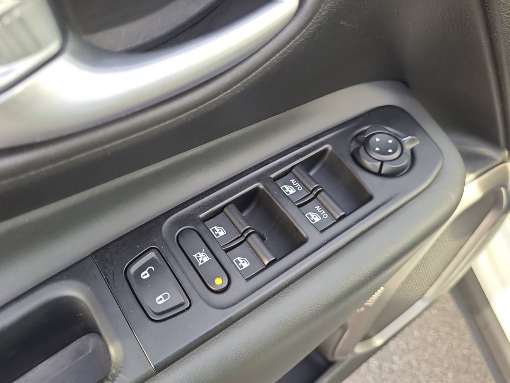 Used 2020 Jeep Renegade Altitude AWD/4WD image 22