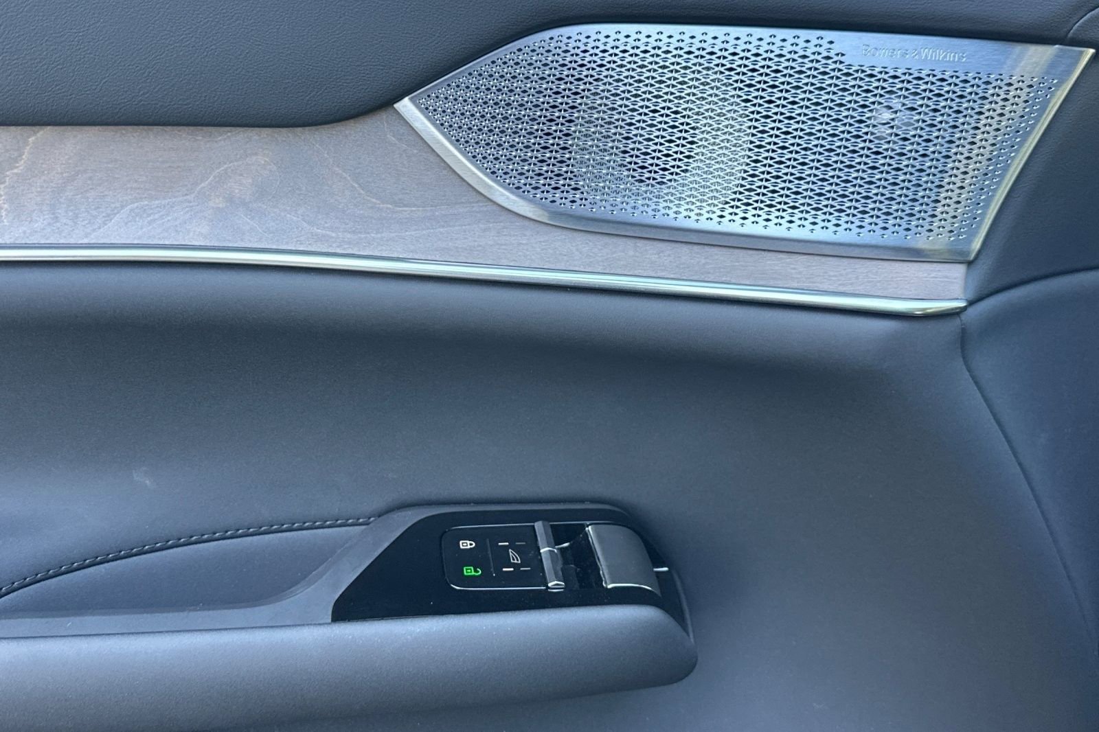 New 2025 Volvo EX90 Ultra image 14