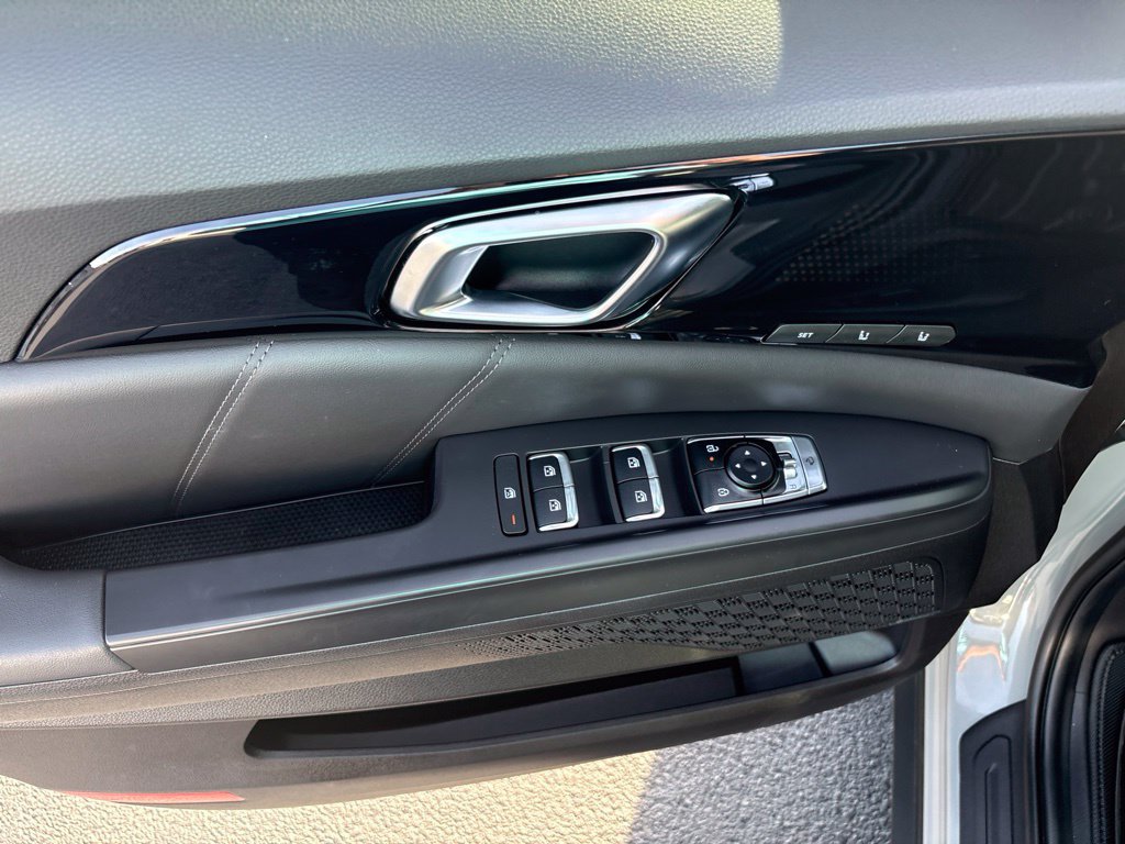 Used 2026 Kia Carnival SX Prestige FWD image 17