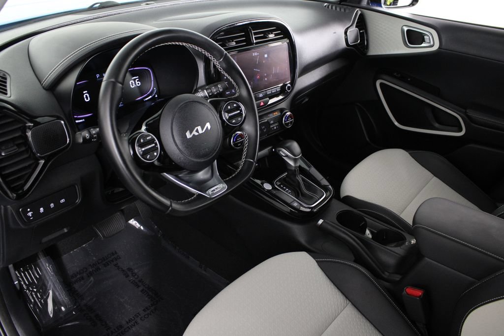 Used 2023 Kia Soul GT-Line FWD image 18