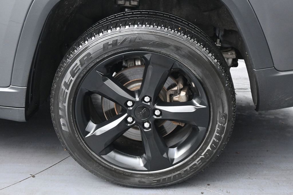 Used 2023 Jeep Grand Cherokee L Laredo AWD/4WD image 12