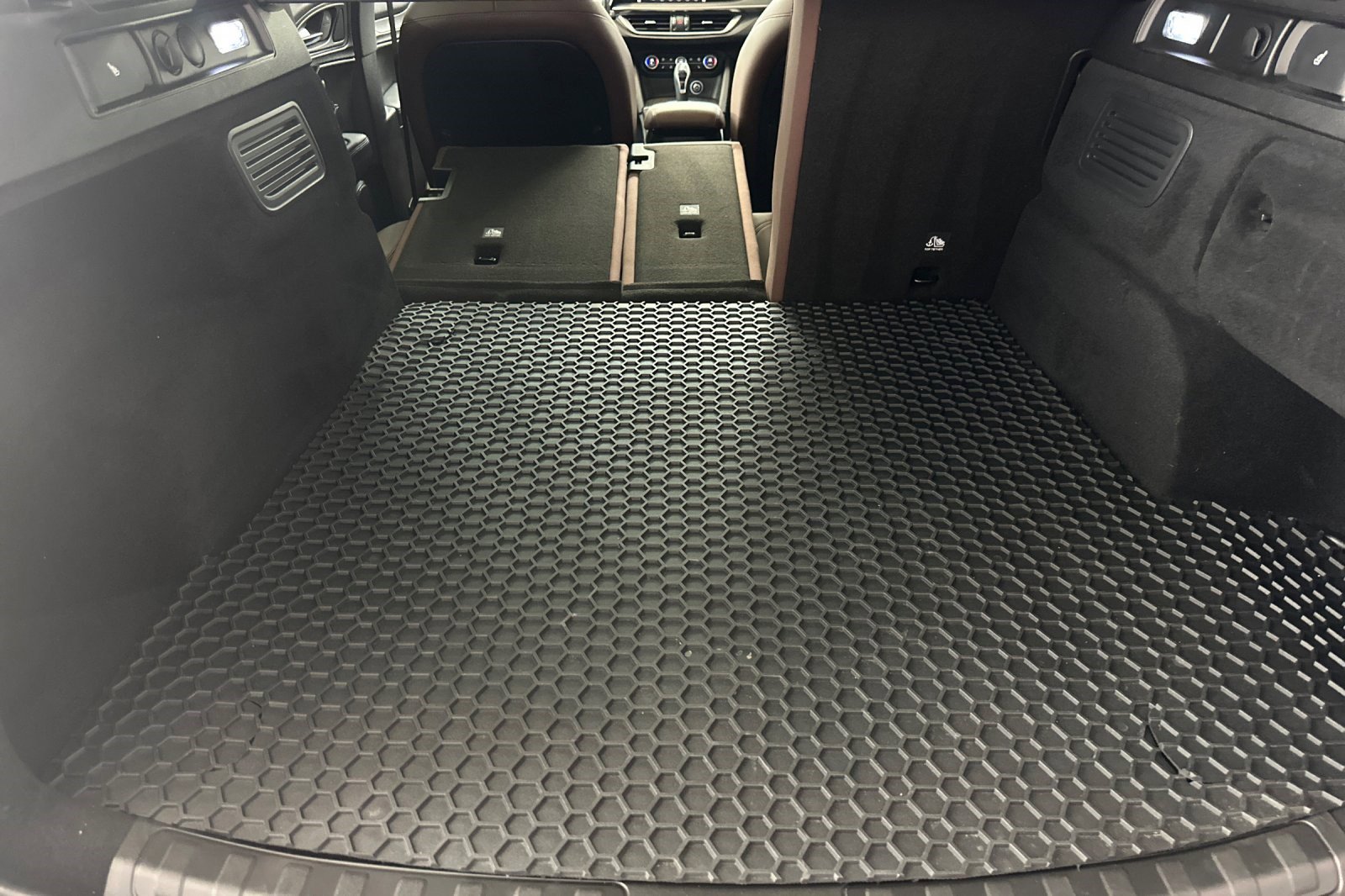 Used 2022 Alfa Romeo Stelvio Ti image 32