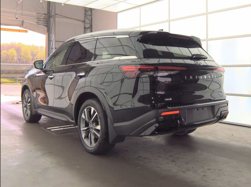 Used 2023 INFINITI QX60 Luxe w/ Performance Audio Package image 5