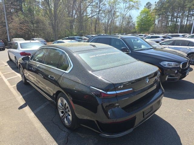 Used 2025 BMW i7 eDrive50 w/ Premium Package image 11