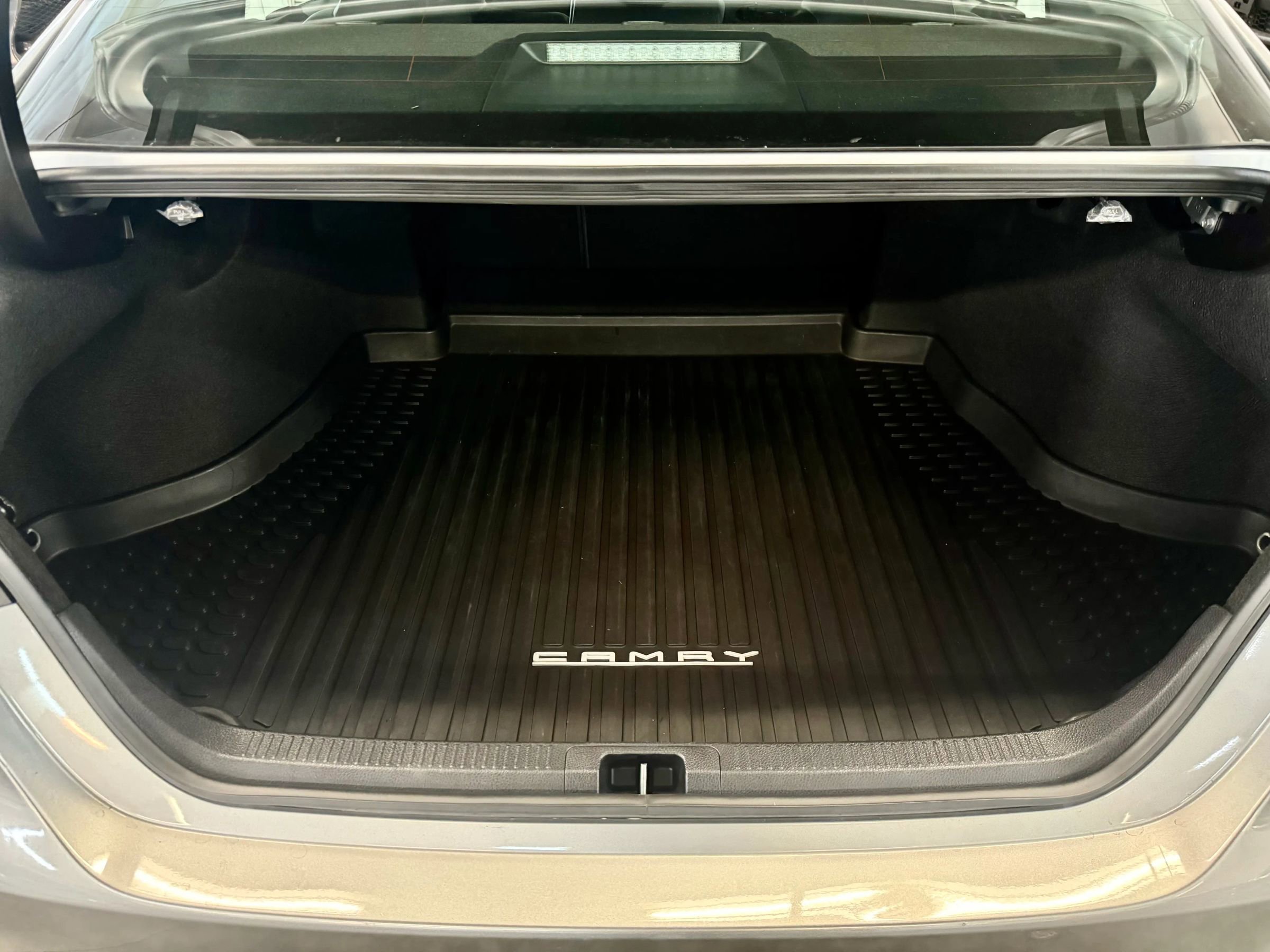 Used 2023 Toyota Camry SE image 10
