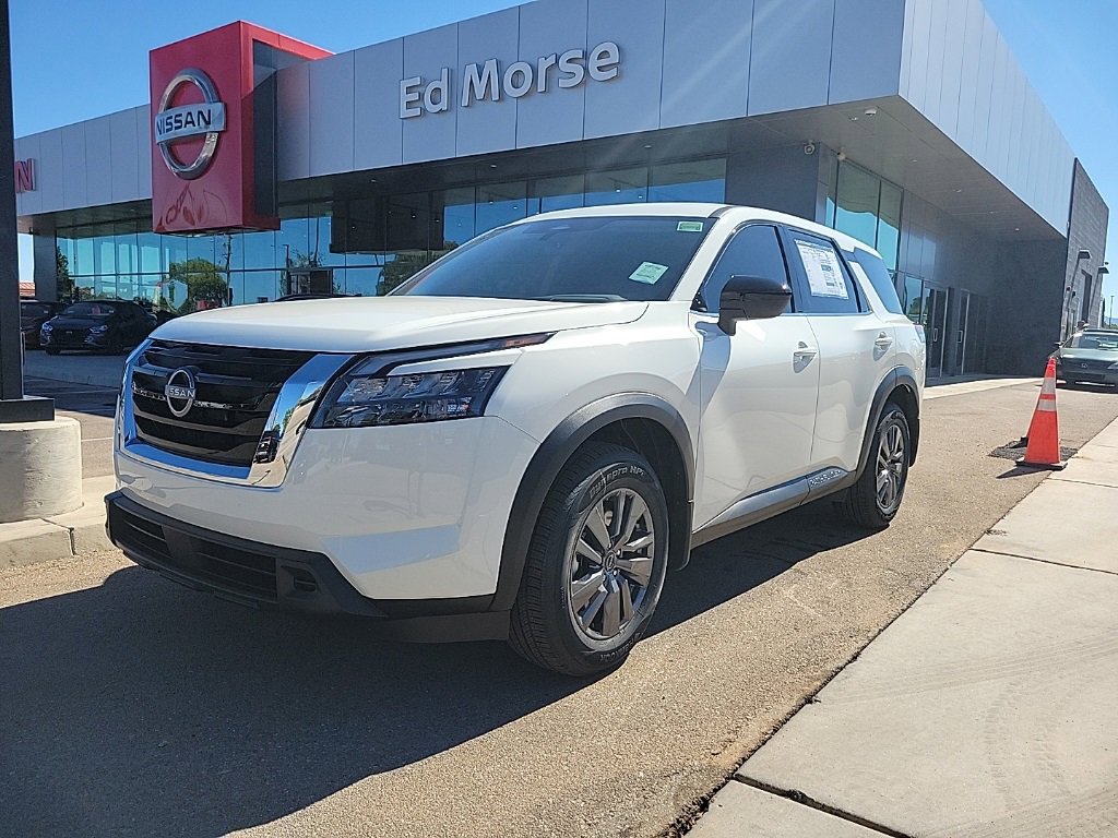 New 2025 Nissan Pathfinder S image 1