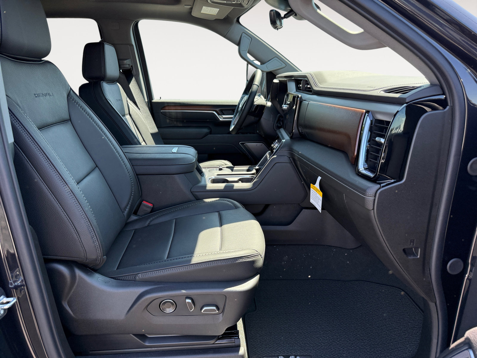 New 2025 GMC Sierra 2500 Denali w/ Denali Reserve Package image 19