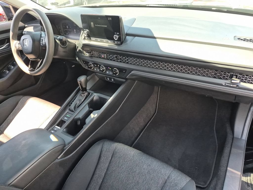 Used 2025 Honda Accord SE image 32