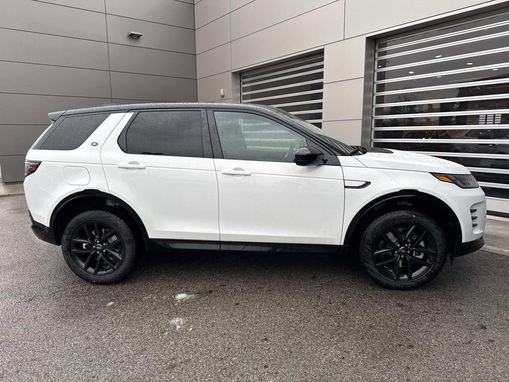 New 2026 Land Rover Discovery Sport Landmark image 7