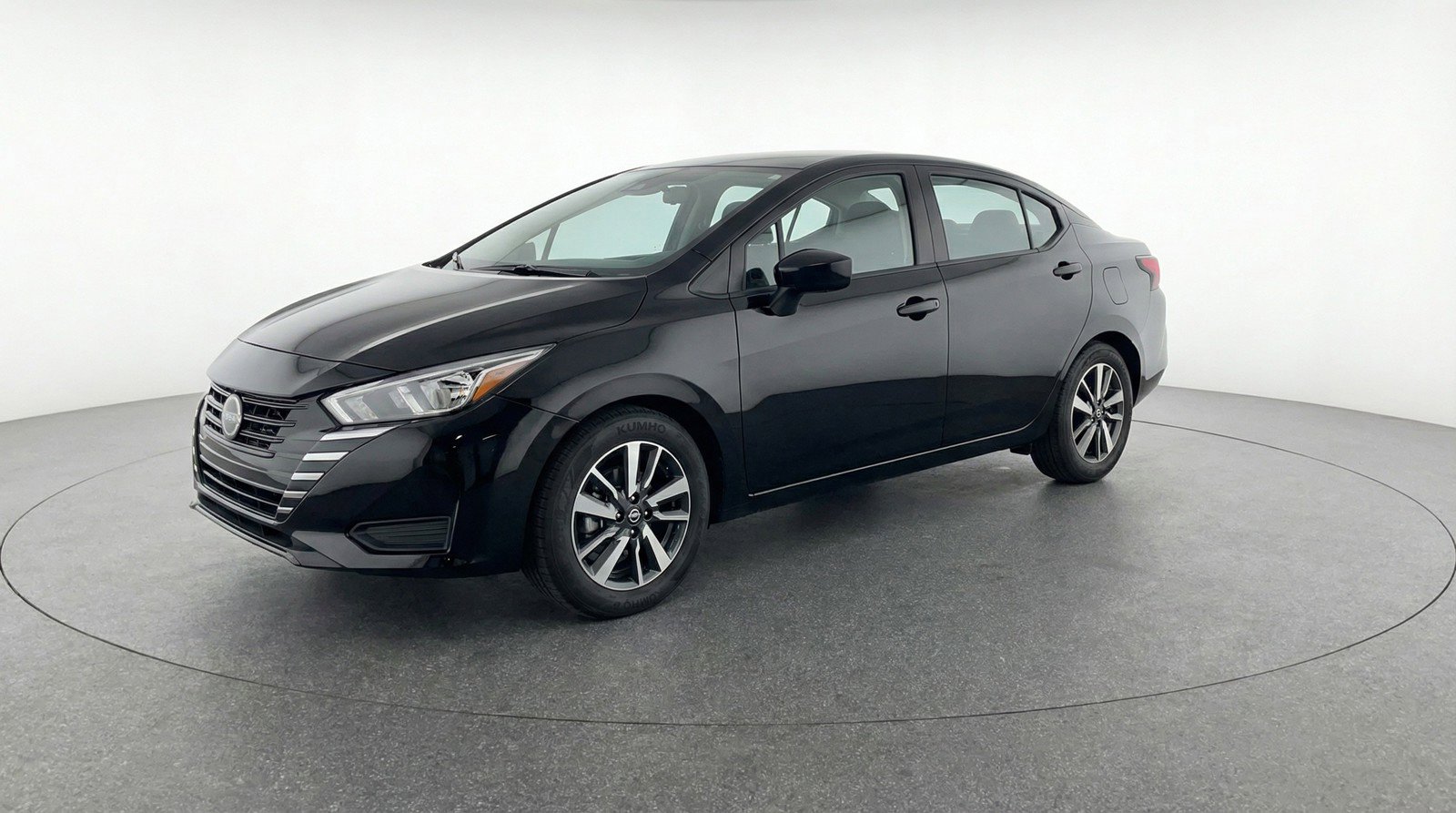 Used 2025 Nissan Versa SV image 3