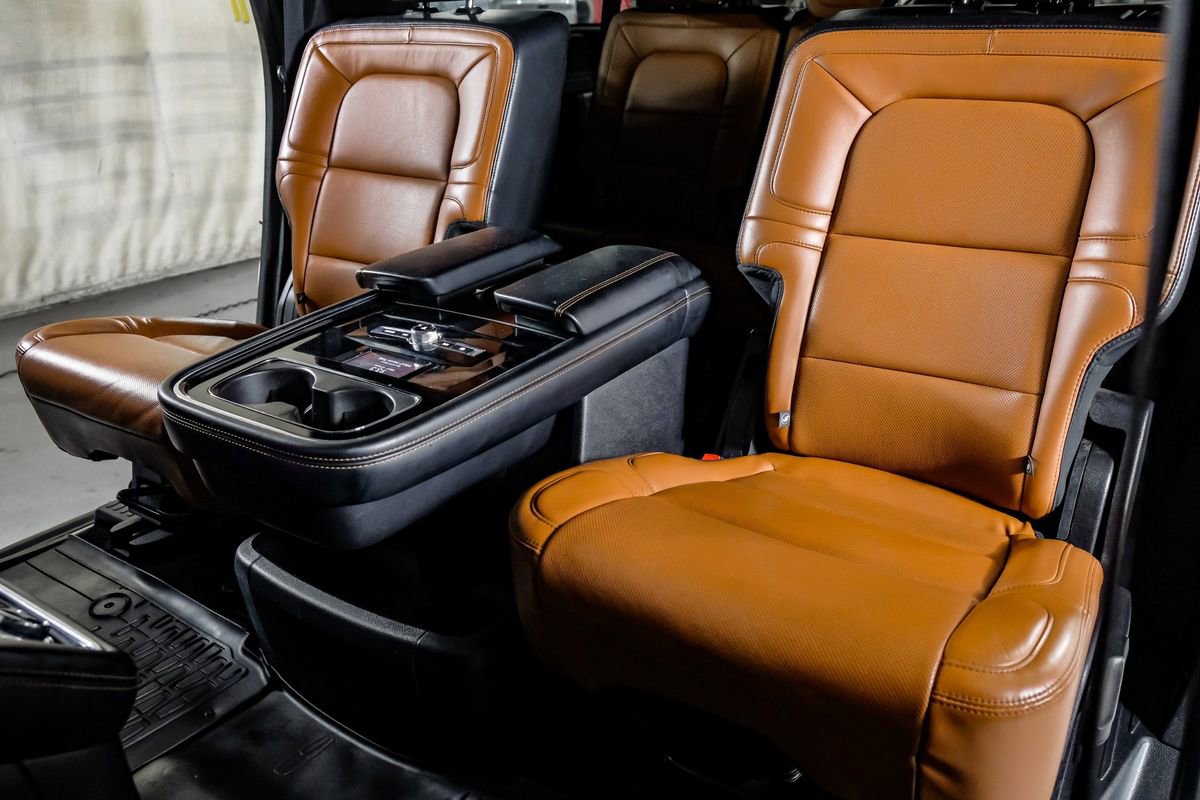 Used 2020 Lincoln Navigator L Reserve w/ Equipment Group 208A Reserve image 33