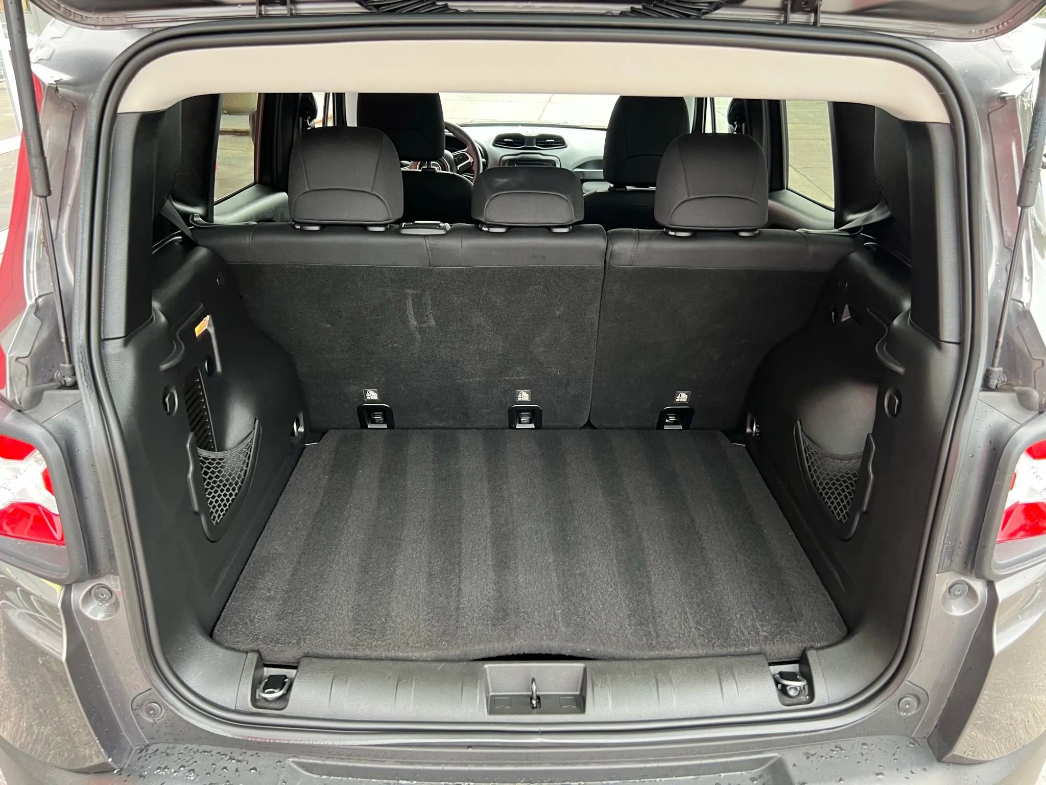 Used 2019 Jeep Renegade Sport w/ Sport Appearance Group image 8