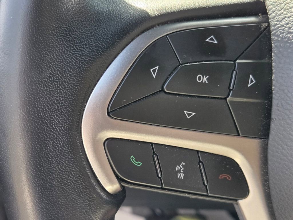 Used 2022 Jeep Grand Cherokee Limited image 24