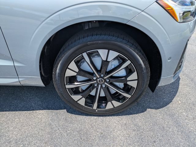 New 2026 Volvo XC60 T8 Plus w/ Protection Package Premier AWD/4WD image 11