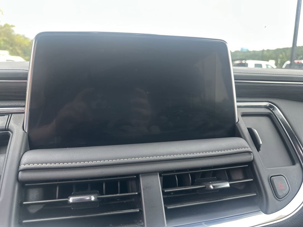 Used 2024 GMC Yukon SLT w/ SLT Luxury Package image 21