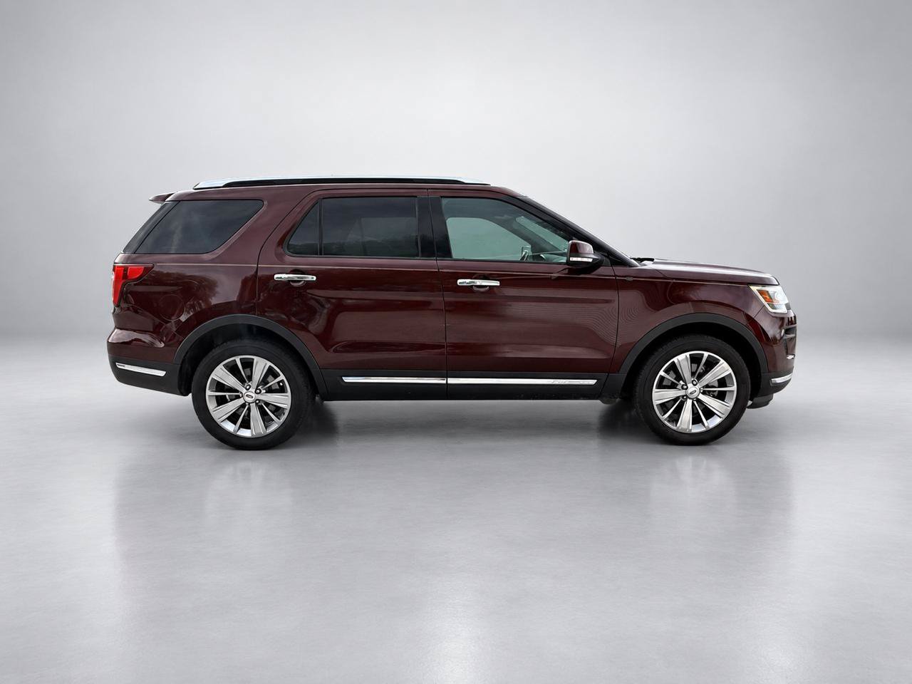 Used 2018 Ford Explorer Limited w/ Equipment Group 301A AWD/4WD image 6