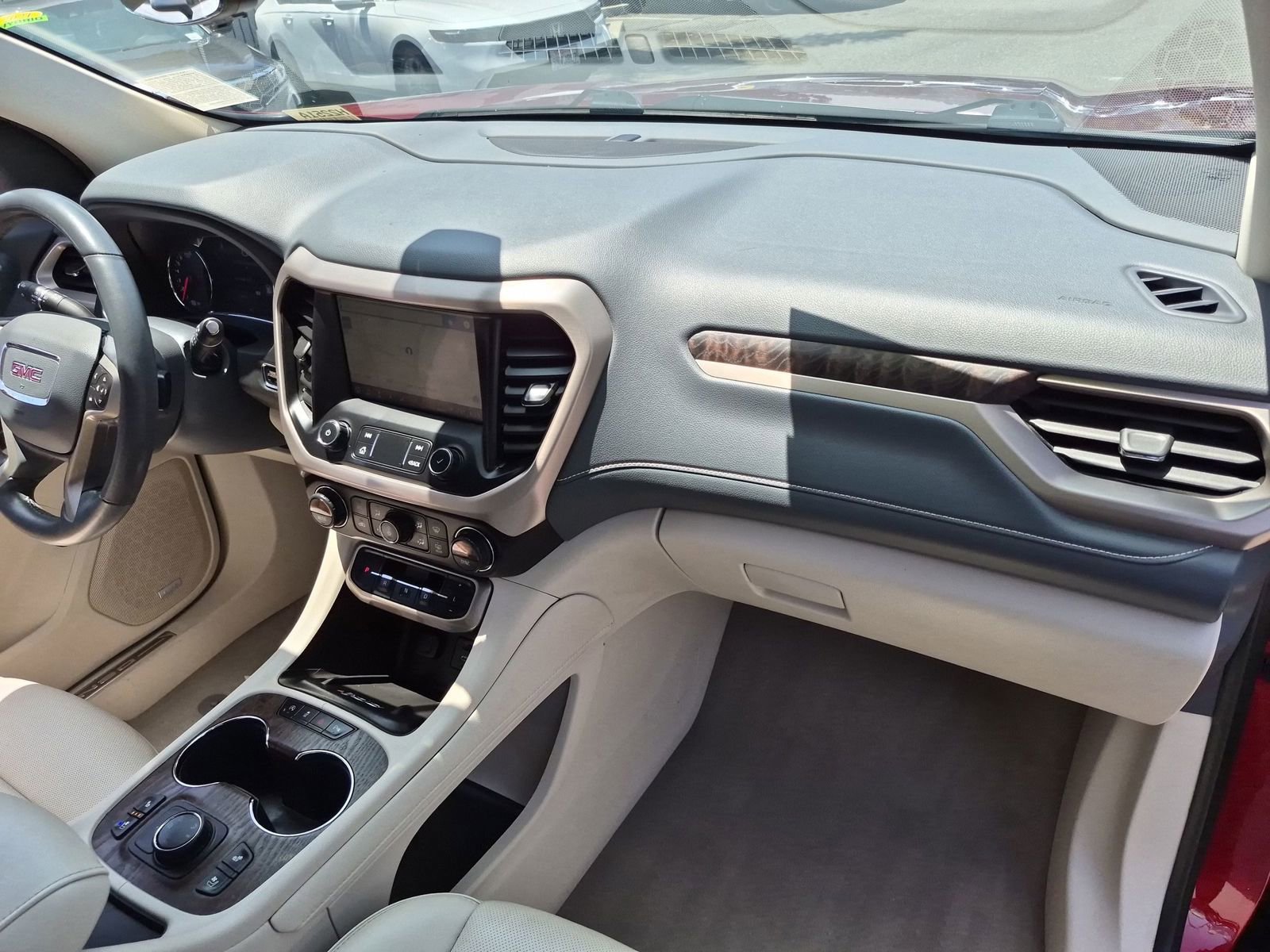 Used 2021 GMC Acadia Denali w/ Denali Technology Package AWD/4WD image 32