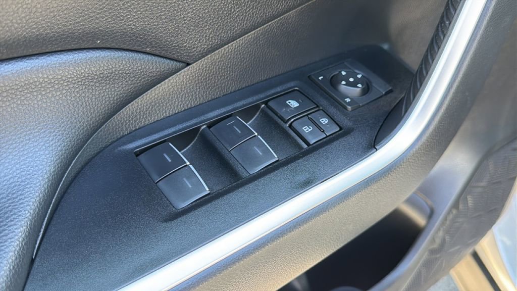 Certified 2025 Toyota RAV4 XLE w/ Convenience Package FWD image 15