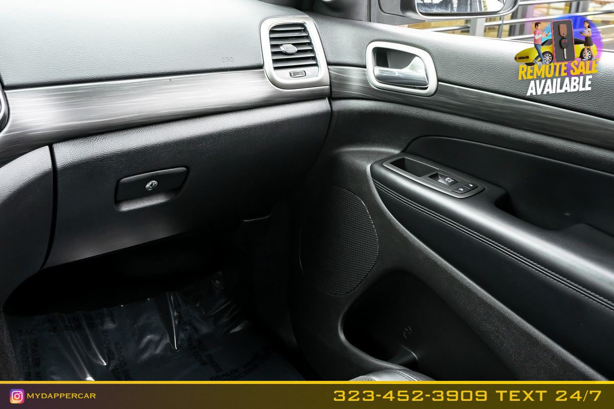 Used 2021 Jeep Grand Cherokee Laredo X AWD/4WD image 24