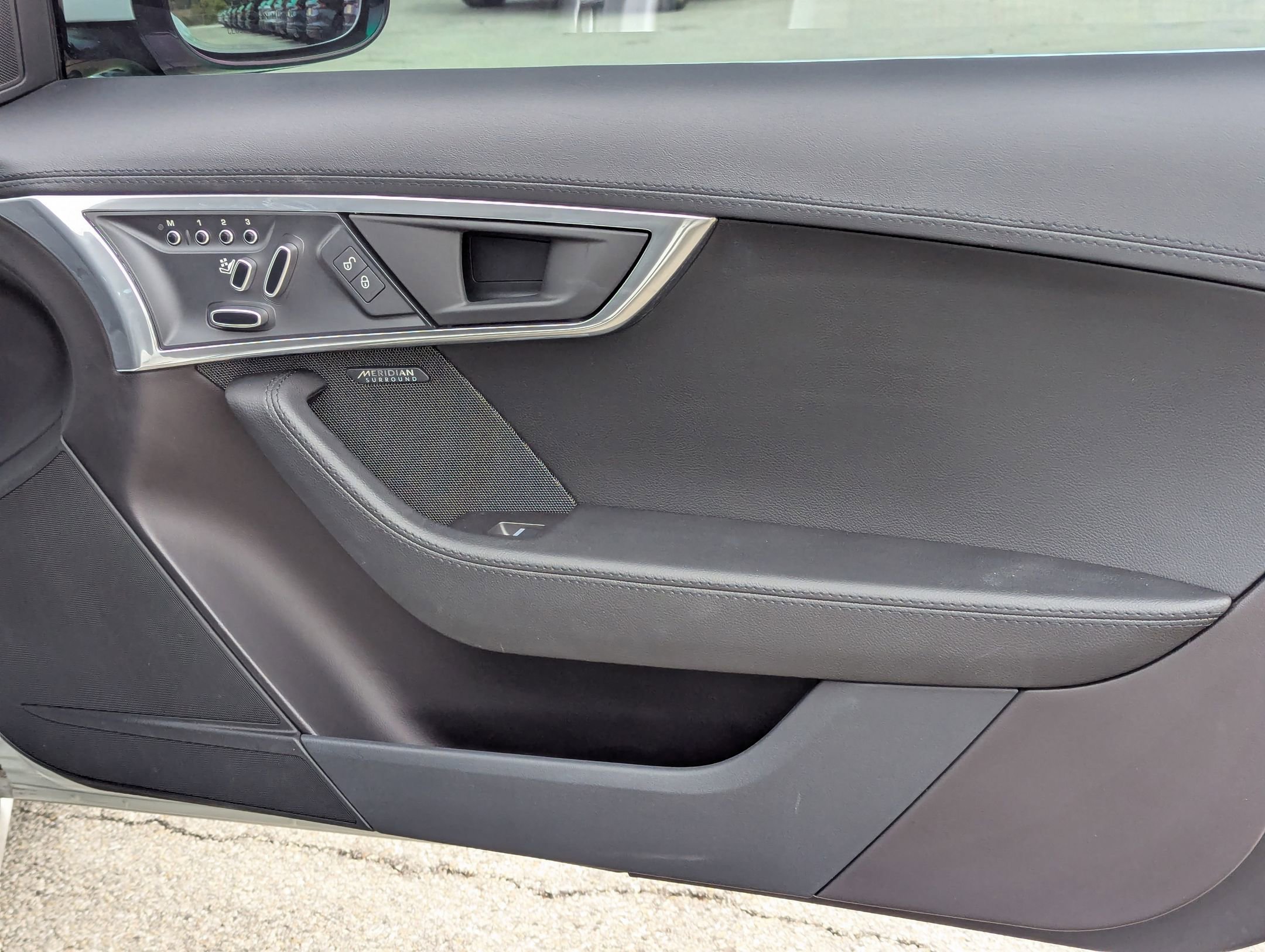 Used 2019 Jaguar F-TYPE Coupe image 25