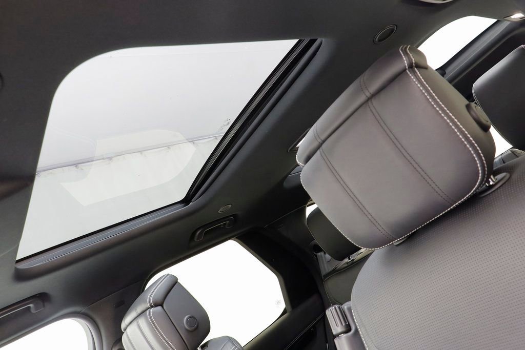 Used 2023 Land Rover Discovery HSE R-Dynamic image 15