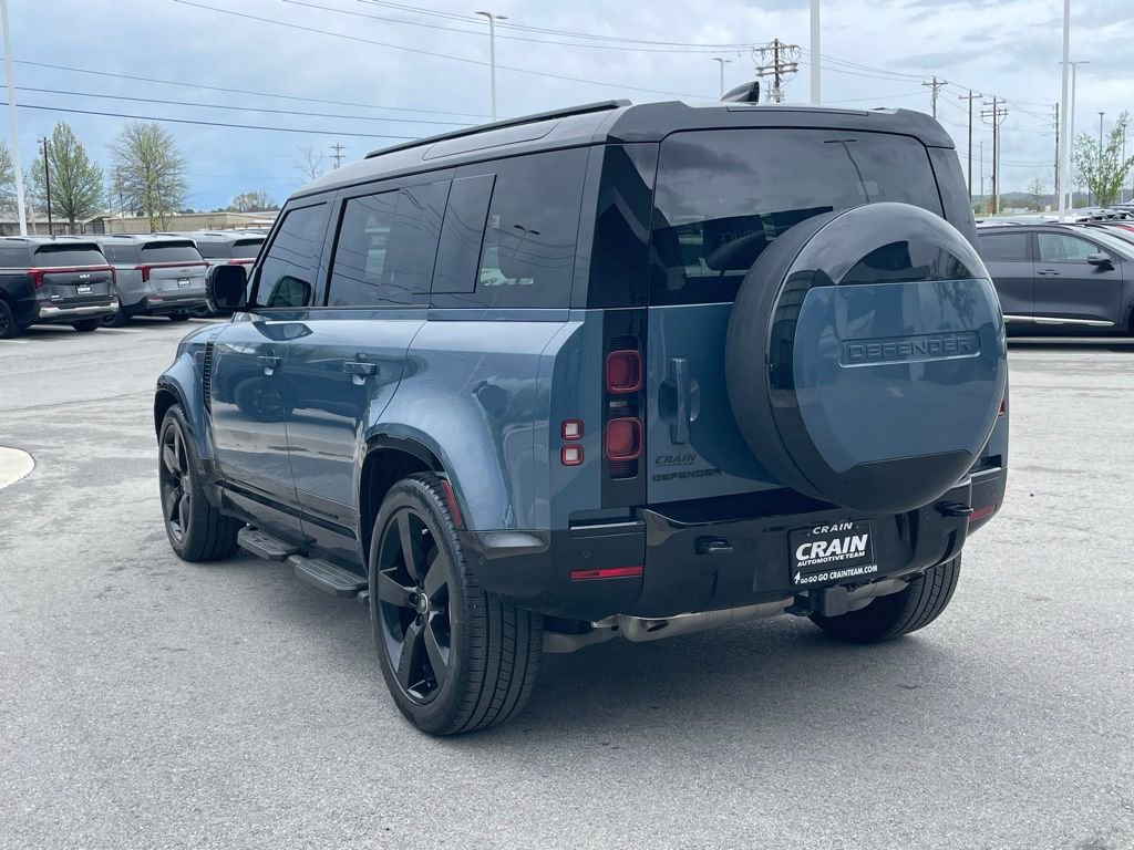 Used 2025 Land Rover Defender 110 X-Dynamic SE image 5