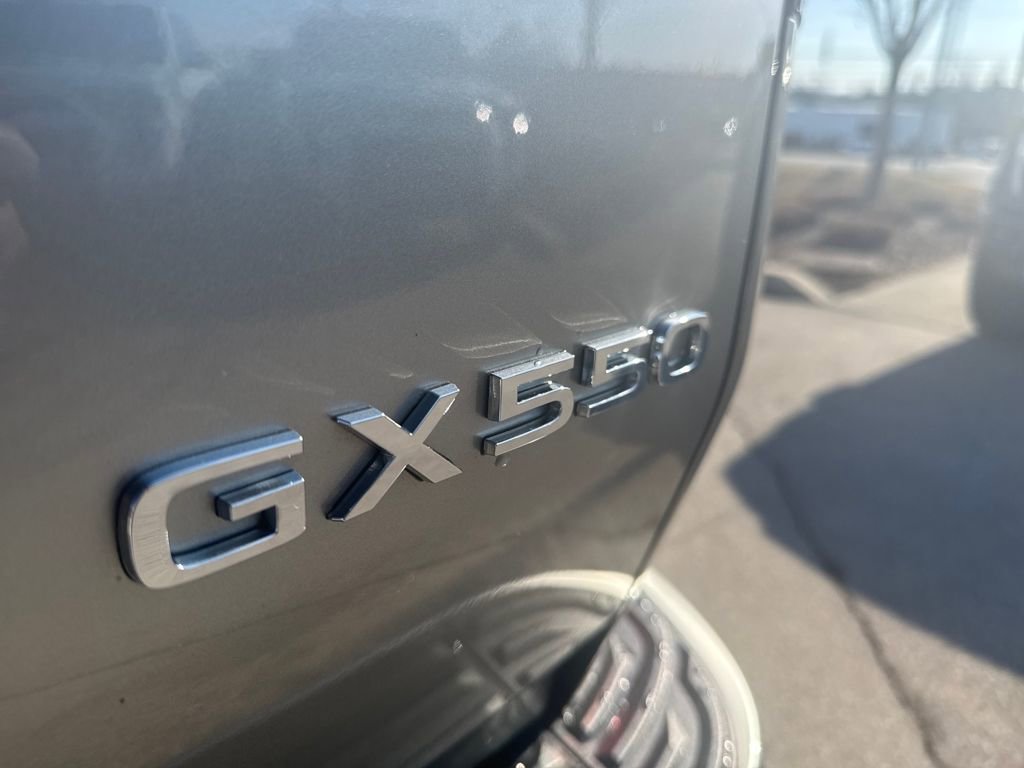 Used 2024 Lexus GX 550 w/ Accessory Package (2T) image 39