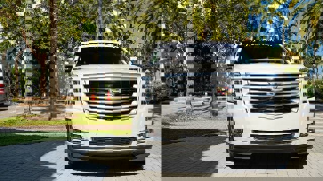 Used 2019 Cadillac Escalade ESV Premium Luxury image 6