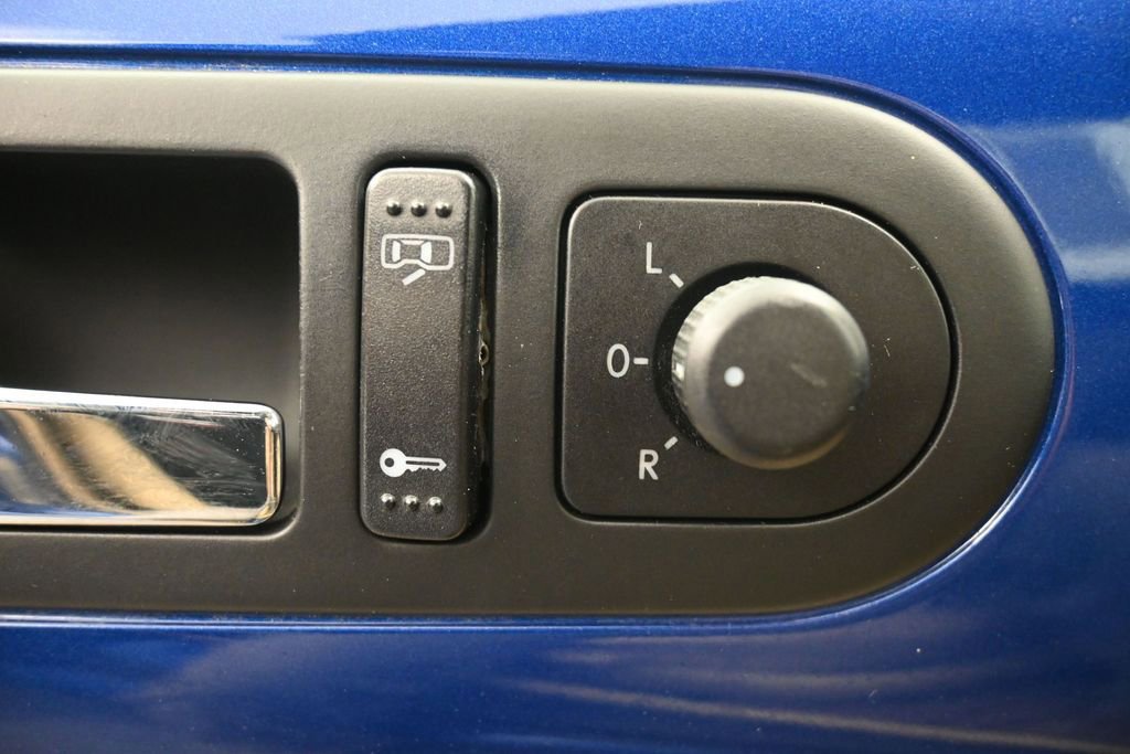 Used 2008 Volkswagen Beetle S FWD image 14