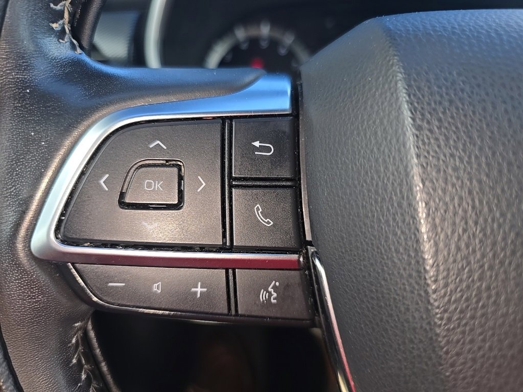 Used 2021 Toyota Highlander XSE image 32