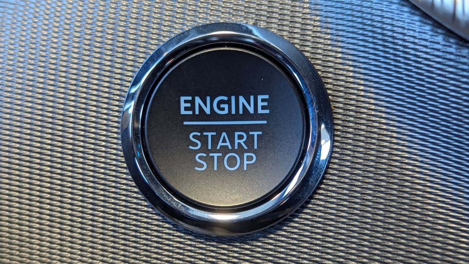 Certified 2025 Ford Explorer ST-Line w/ ST-Line Street Pack image 30