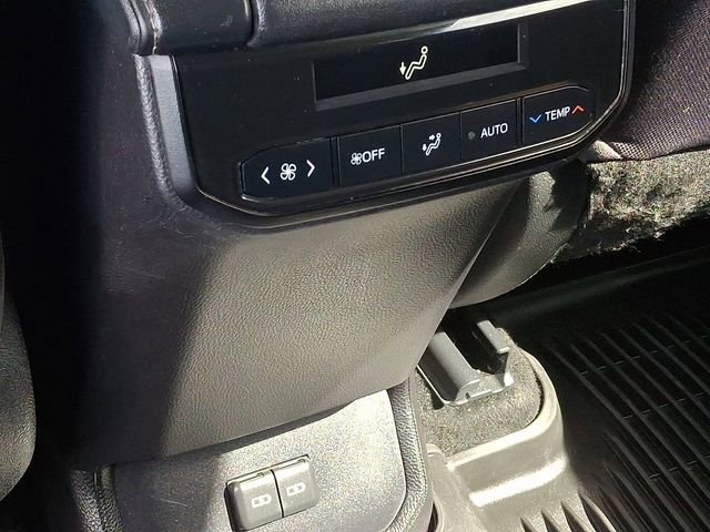 Used 2022 Toyota Highlander L AWD/4WD image 11
