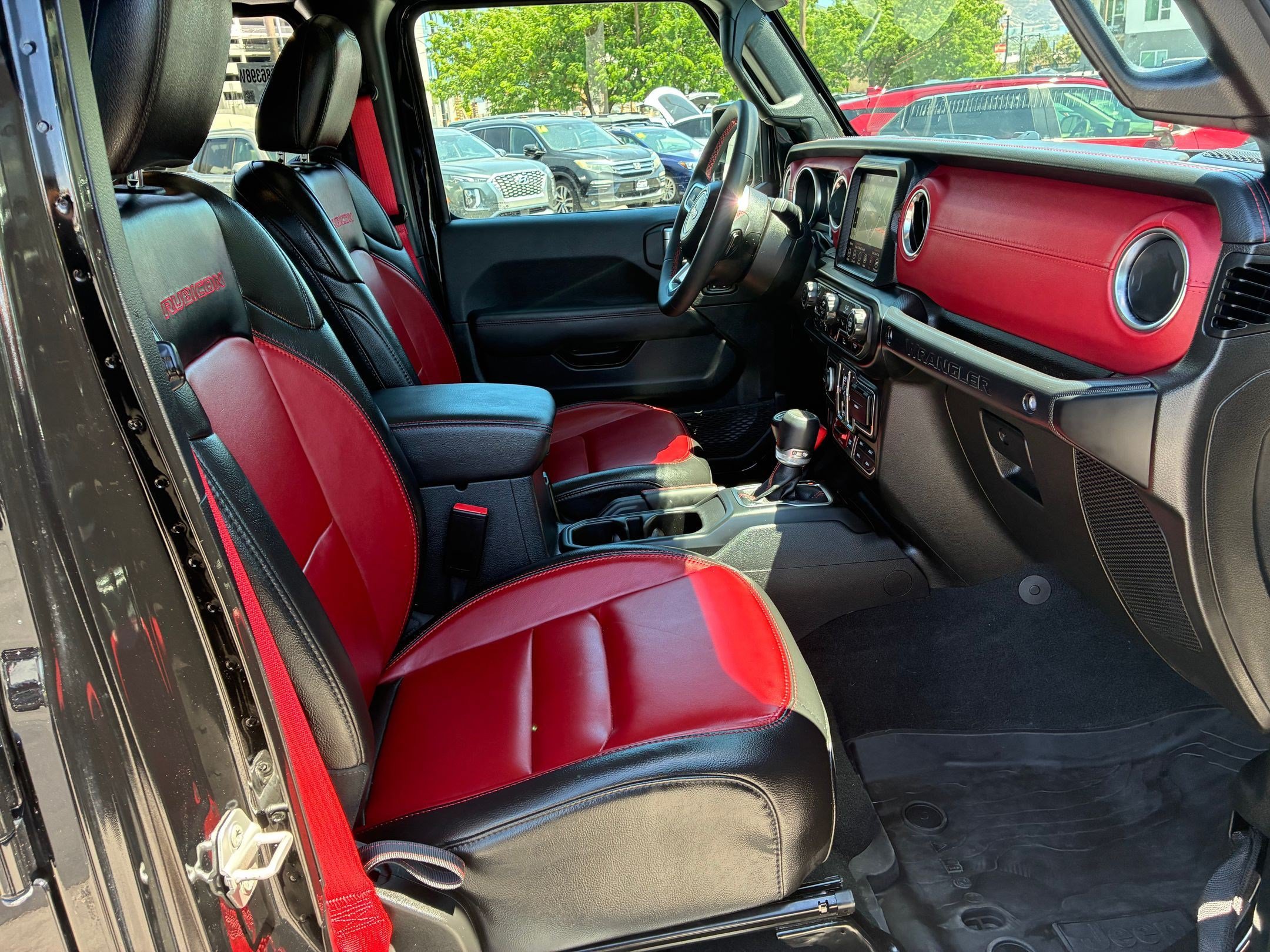 Used 2023 Jeep Wrangler Unlimited Rubicon 4xe AWD/4WD image 31
