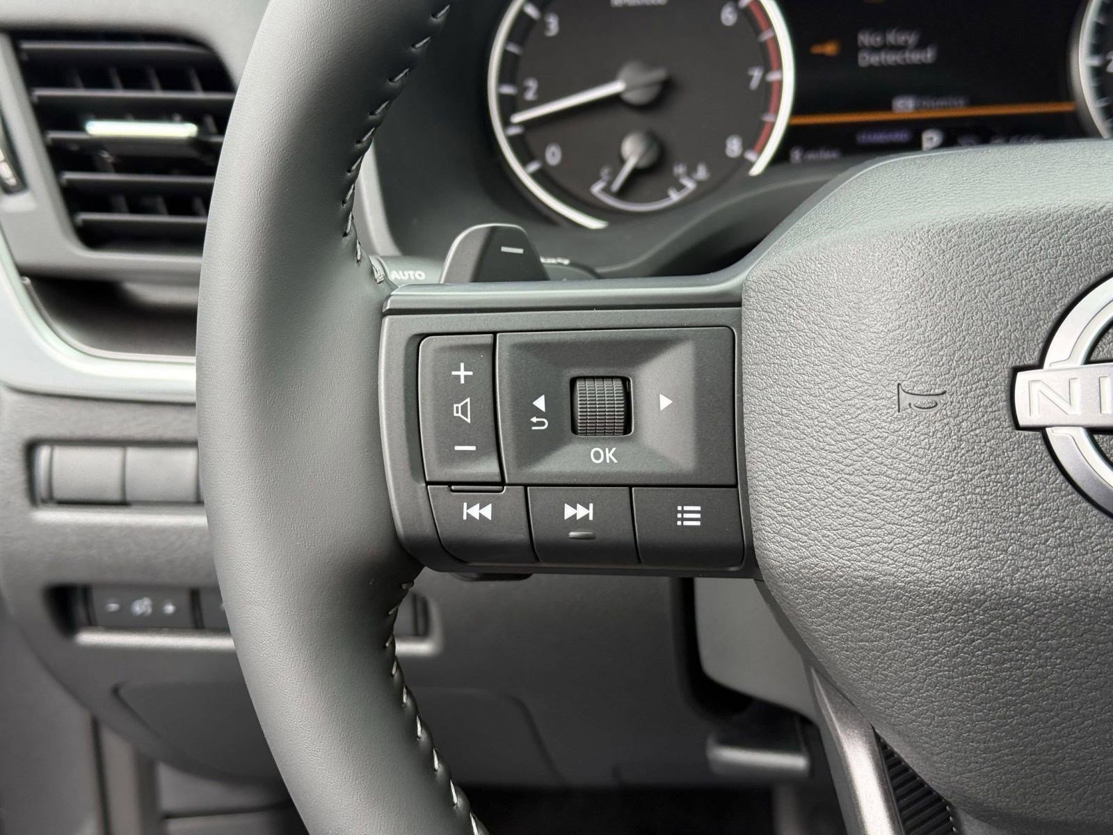 Certified 2026 Nissan Rogue SV image 15