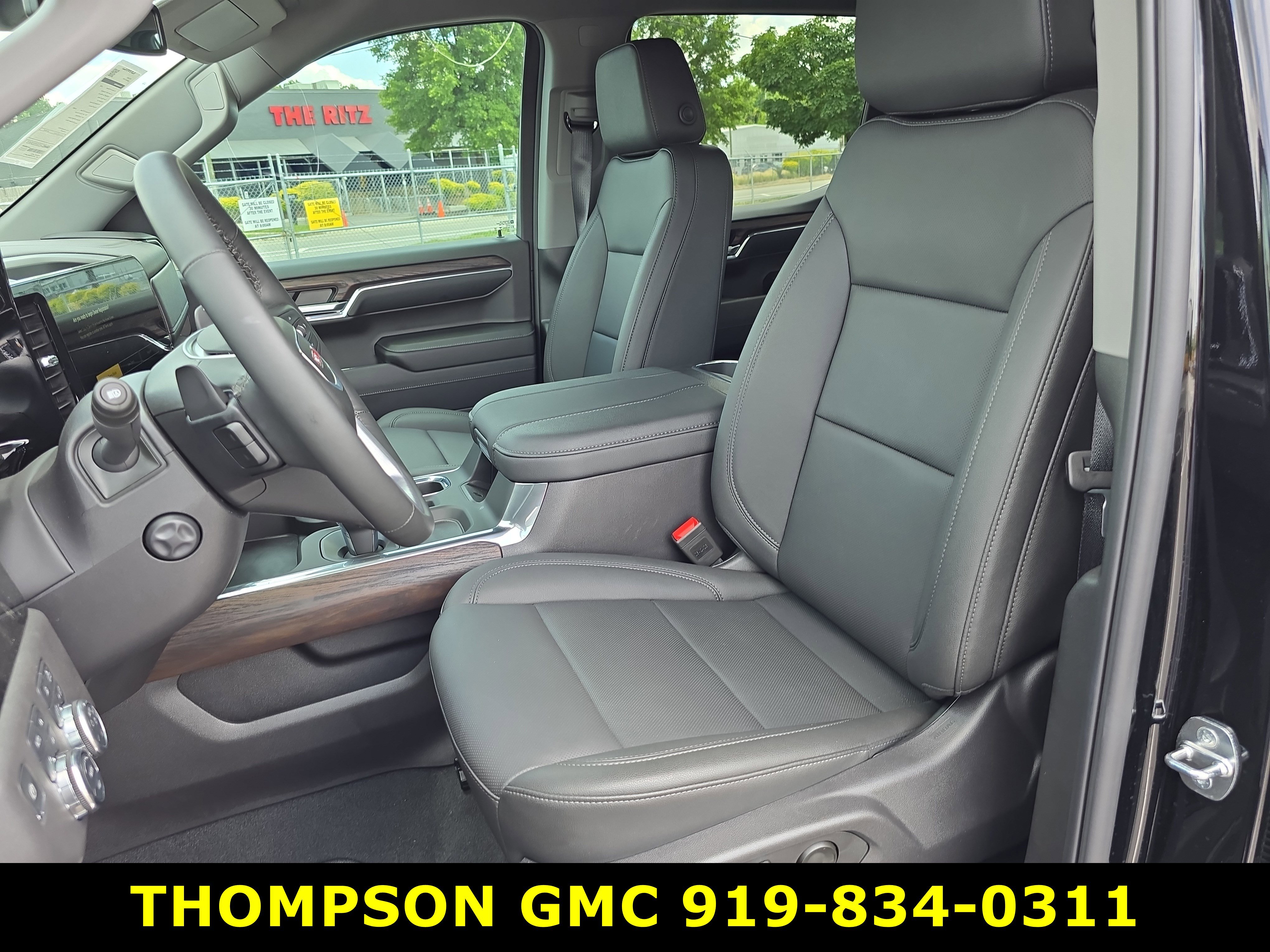 New 2024 GMC Sierra 1500 SLT w/ SLT Premium Package image 18