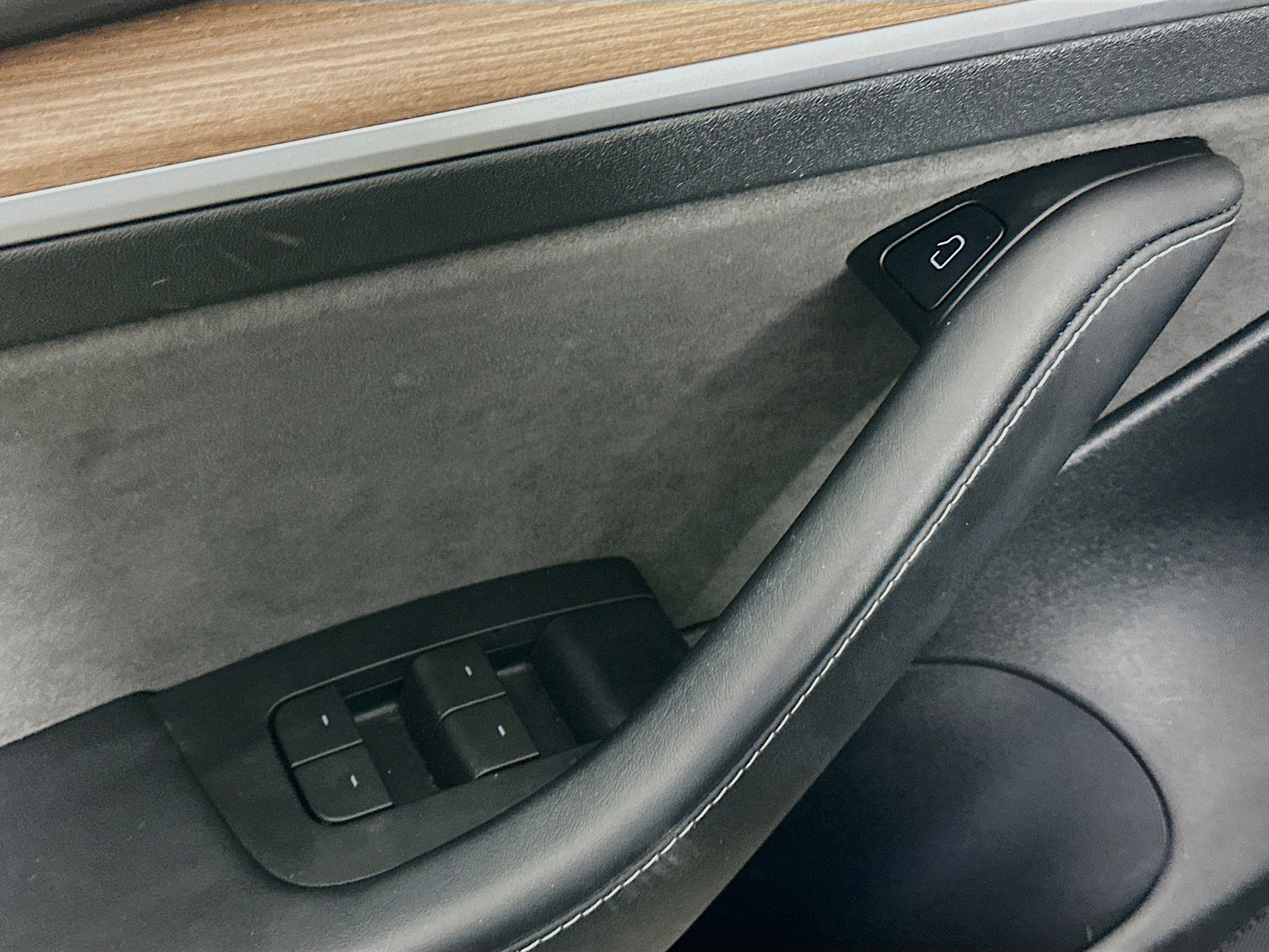 Used 2023 Tesla Model 3 Standard Range image 15