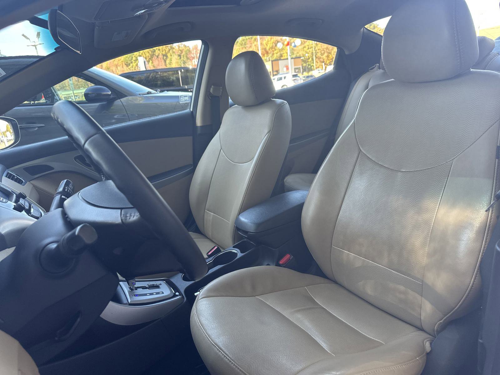 Used 2013 Hyundai Elantra Limited image 20