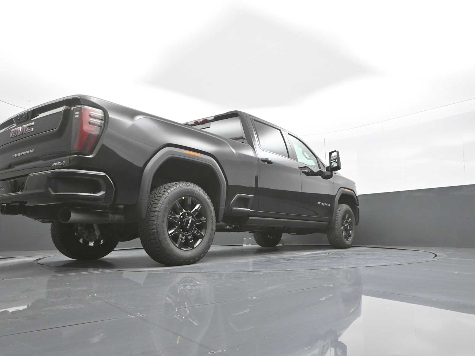 New 2026 GMC Sierra 2500 AT4 w/ AT4 Premium Plus Package AWD/4WD image 38