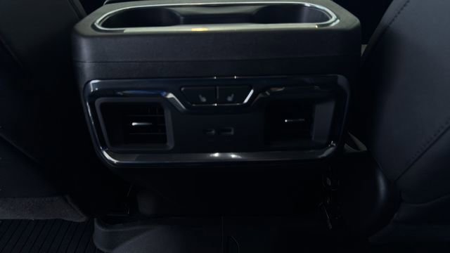 Used 2025 Chevrolet Silverado 1500 High Country w/ Technology Package image 24