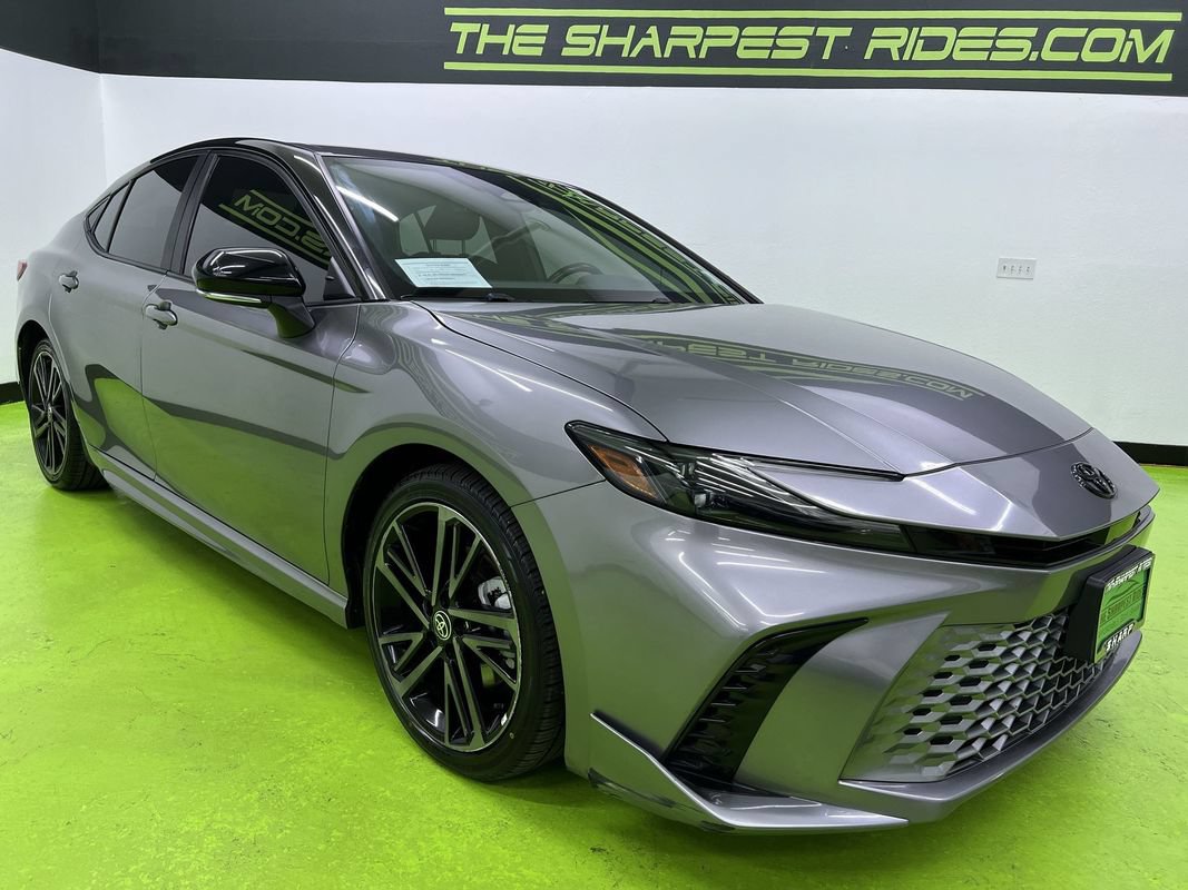 Used 2025 Toyota Camry XSE FWD image 2