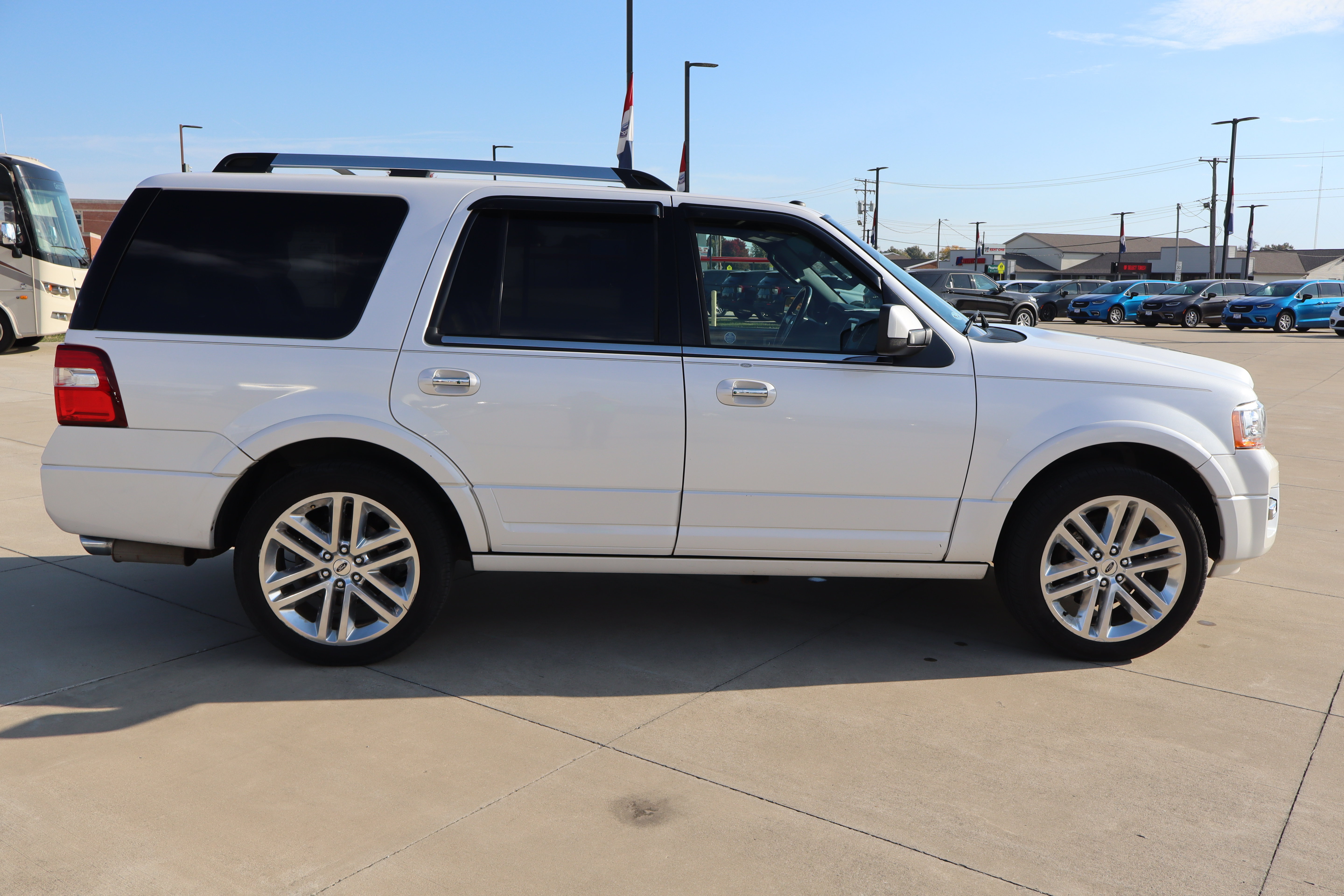 Certified 2017 Ford Expedition Limited w/ Equipment Group 301A AWD/4WD image 5