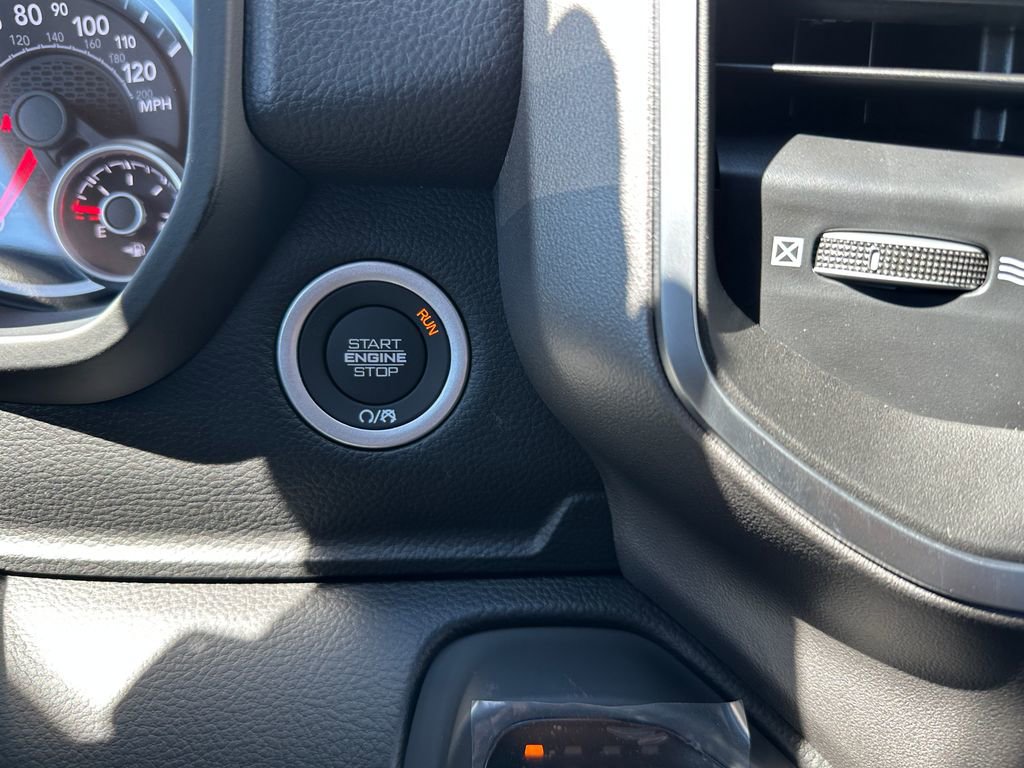 New 2026 RAM 1500 4x4 Crew Cab image 29